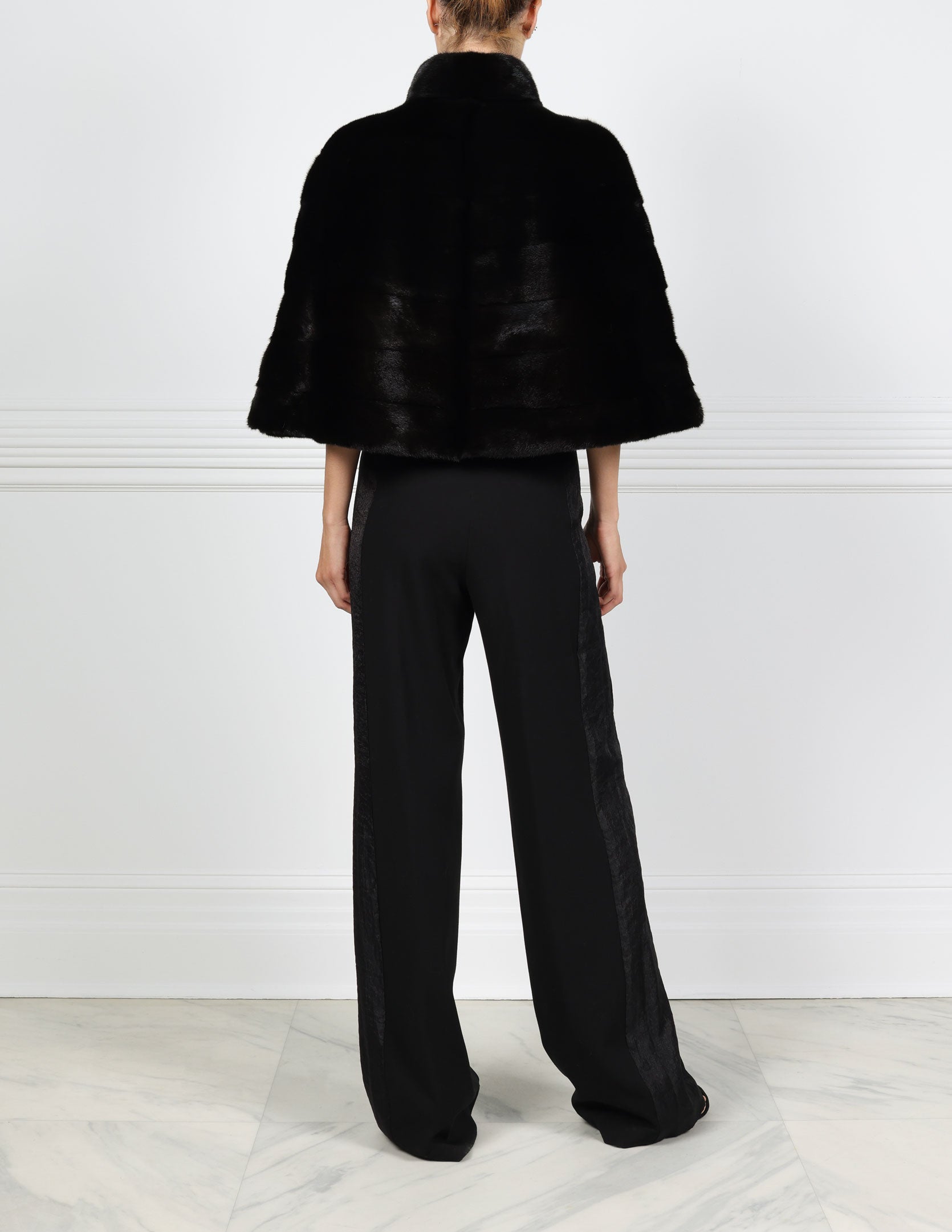 10485-BLACK-HORIZONTAL-MINK-STAND-COLLAR-20-INCH-CAPE-