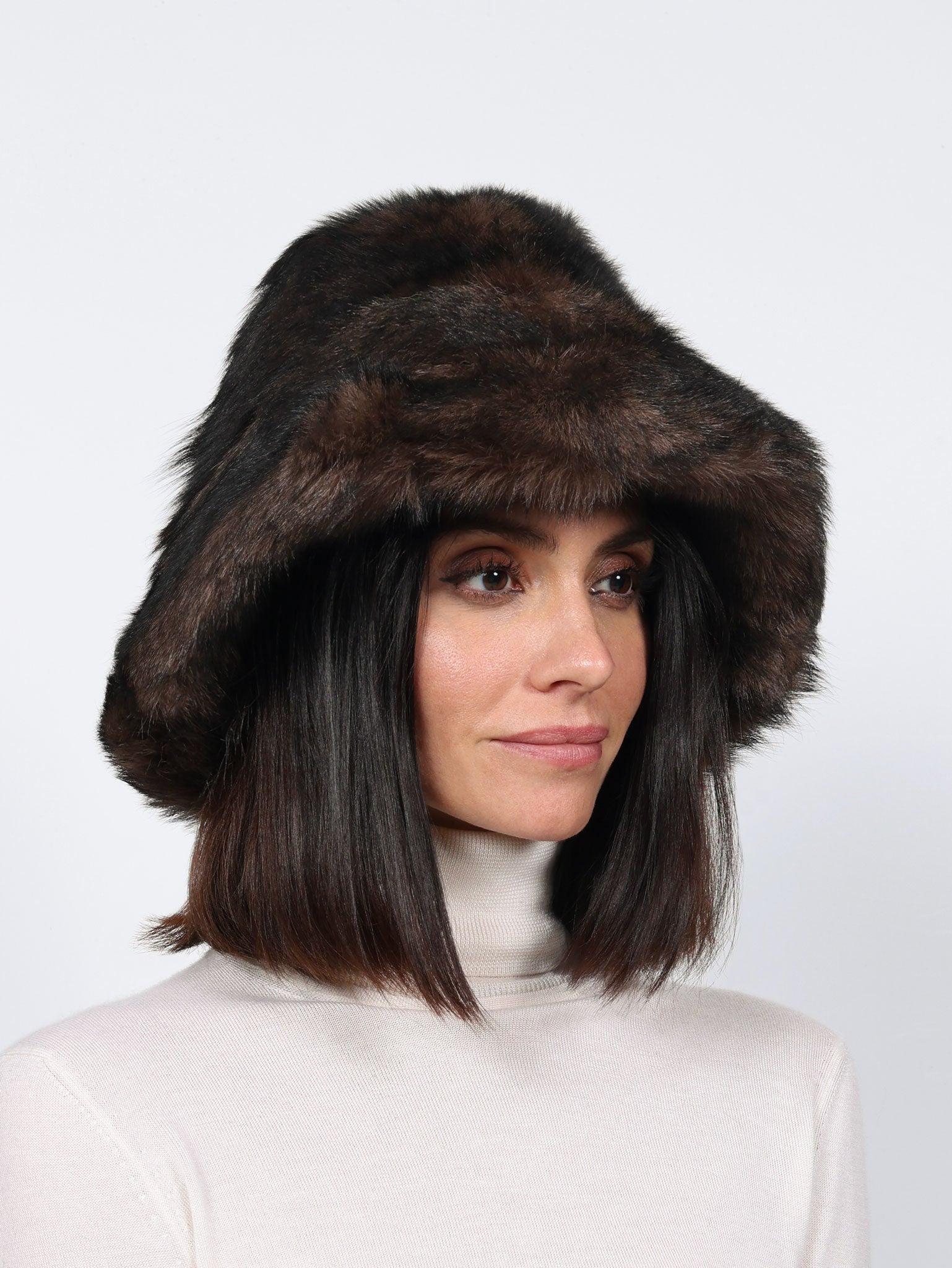 Toscana Shearling Bucket Hat in Brisa