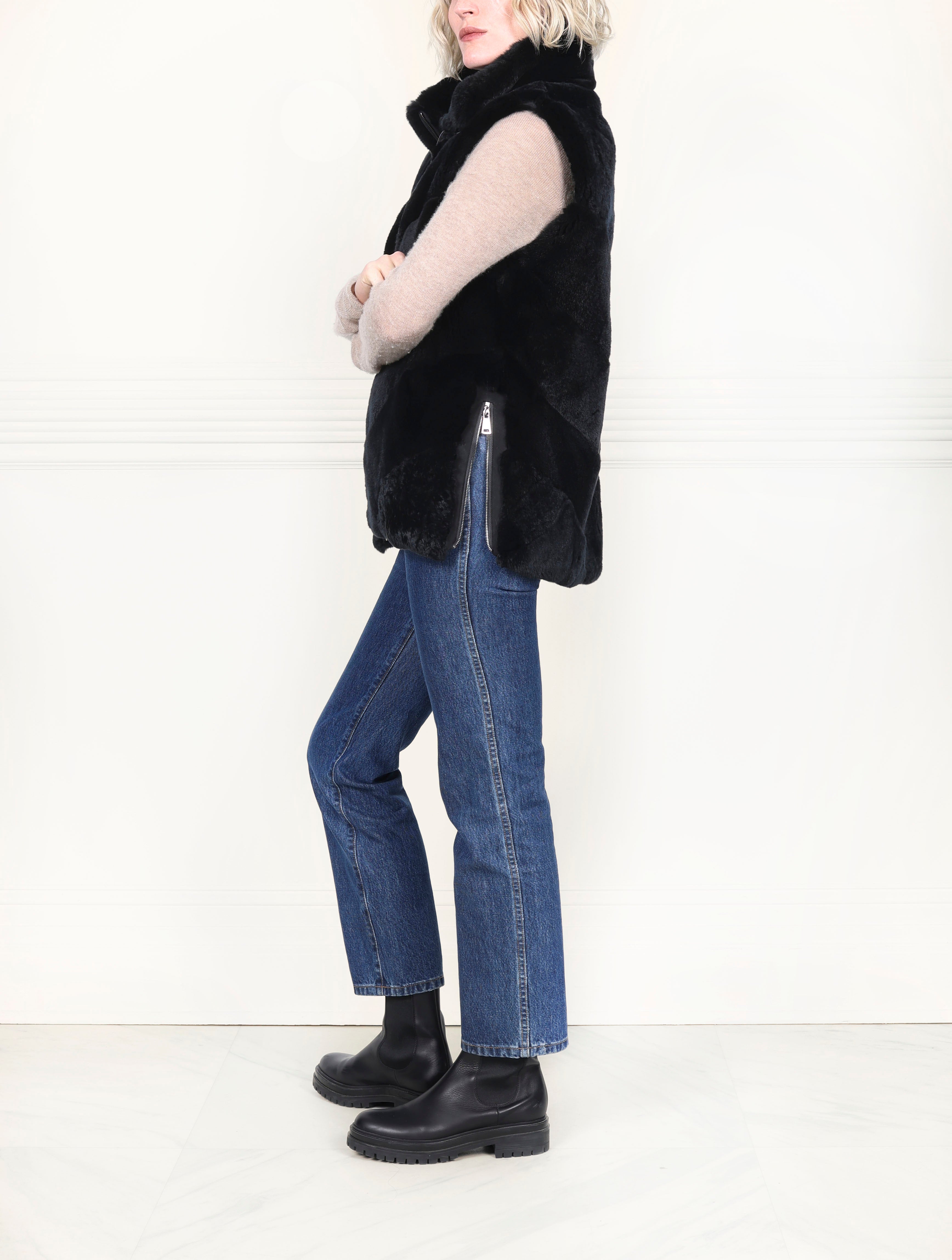 Rex Rabbit Diagonal Vest