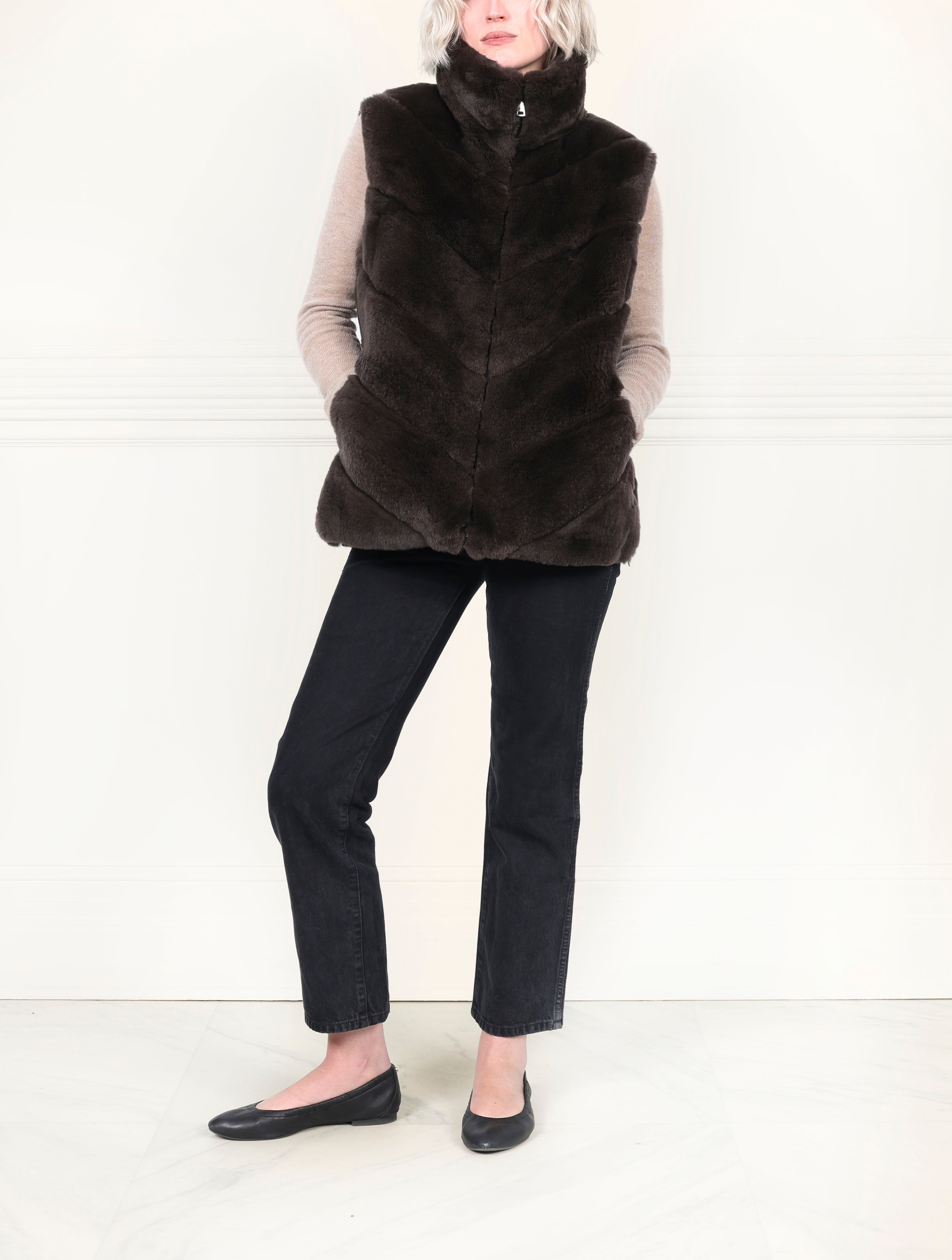 Rex Rabbit Diagonal Vest