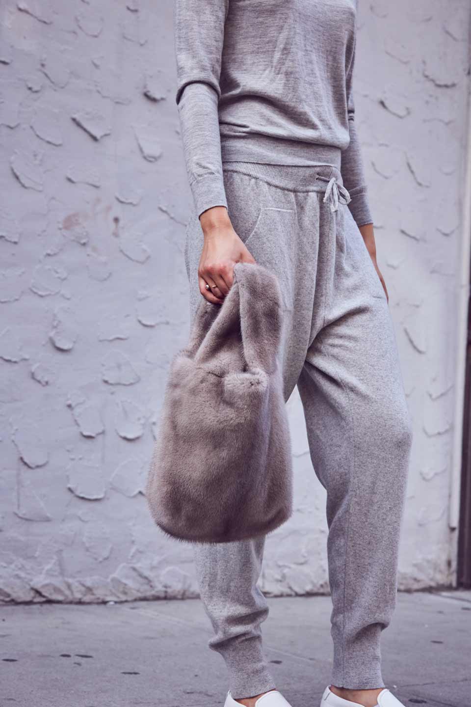 Mink Bag, Pologeorgis