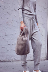 Mink Bag, Pologeorgis