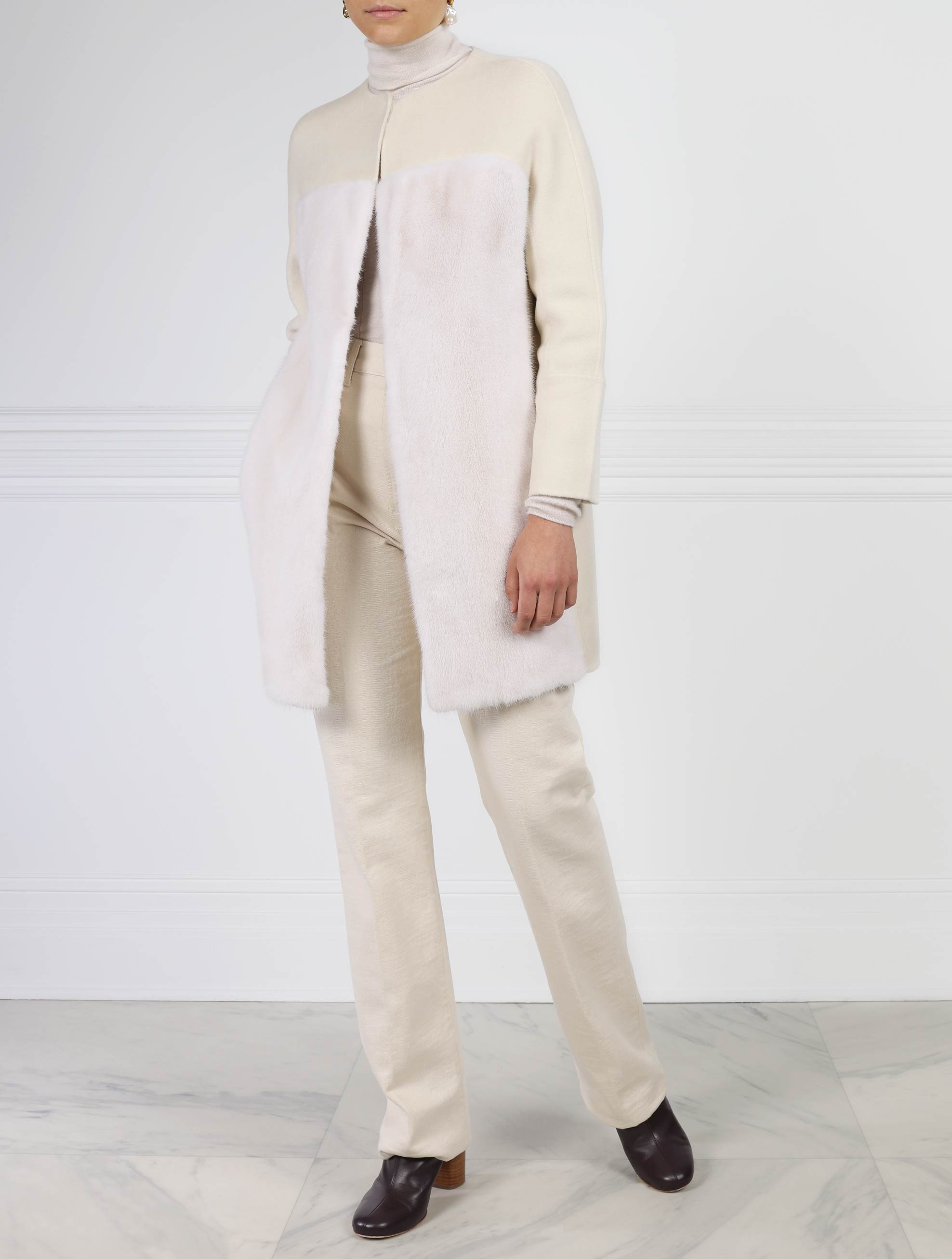 Wool and Cashmere Blend Coat with Mink Fur in White