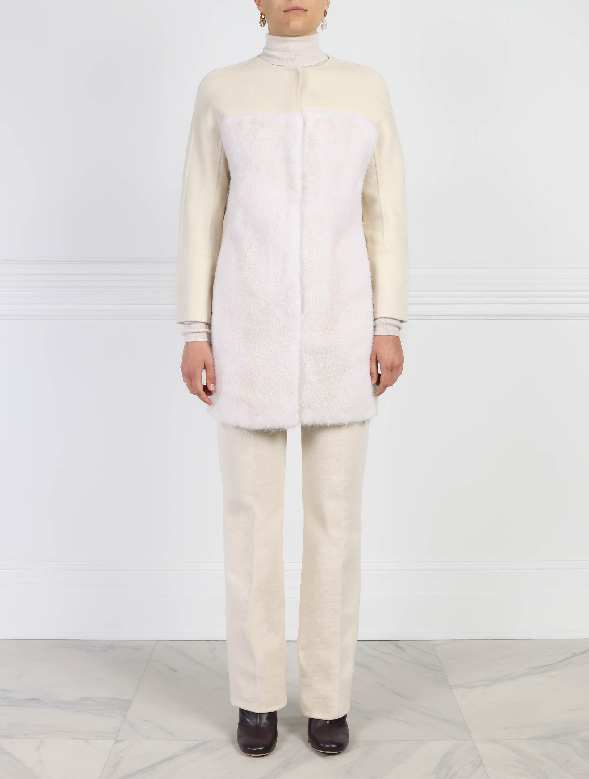 Wool and Cashmere Blend Coat with Mink Fur in White